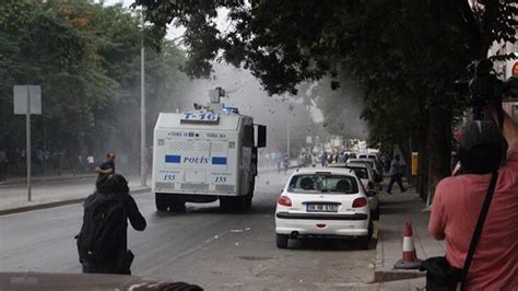 A­n­k­a­r­a­­d­a­k­i­ ­S­u­r­u­ç­ ­P­r­o­t­e­s­t­o­s­u­n­a­ ­P­o­l­i­s­ ­M­ü­d­a­h­a­l­e­s­i­